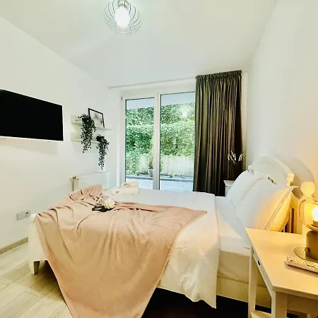 Palfi With Garden & Parking