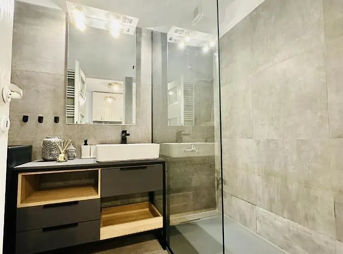 Palfi With Garden & Parking *