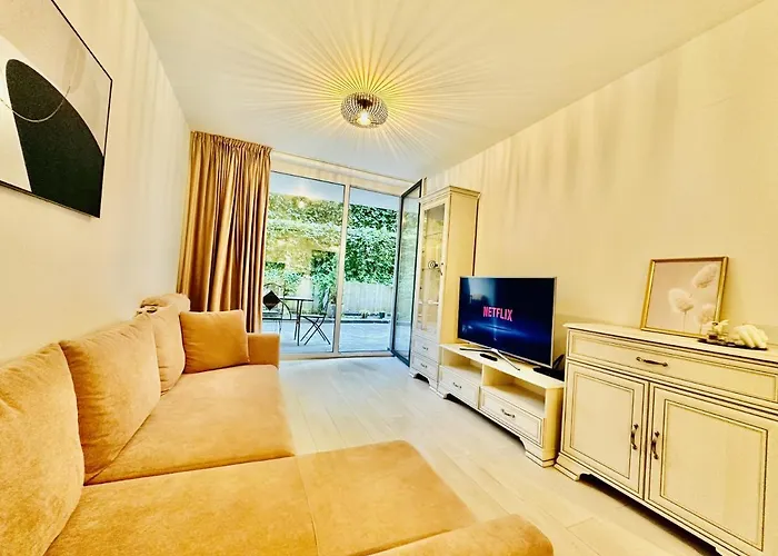 Apartment Palfi With Garden & Parking